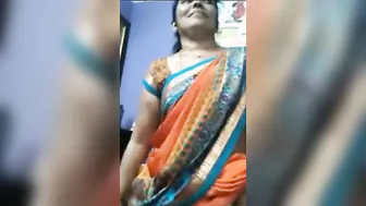 Married Aunty Showing Off Her Pussy To Her Boss In Office Room
