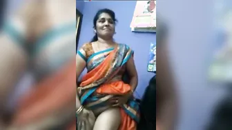 Married Aunty Showing Off Her Pussy To Her Boss In Office Room
