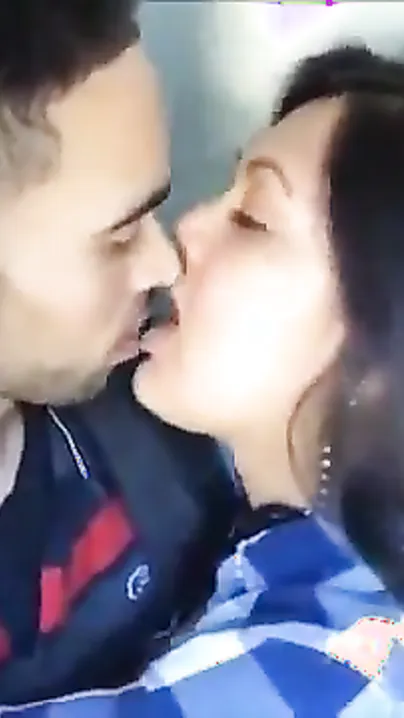 Free porn videos of a hot girl giving a kiss her boyfriend in a changing room