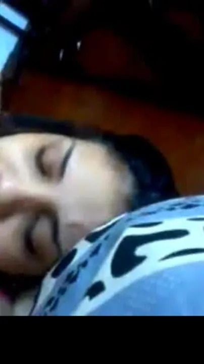 Bengali xvideos of lewd bhabhi playing with her body whilst having sex chat