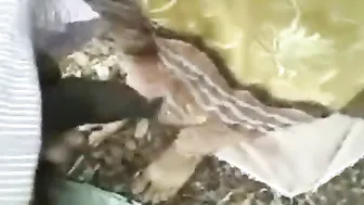 Outdoor sex video com of a slender desi girl gratifying her sexually excited bf