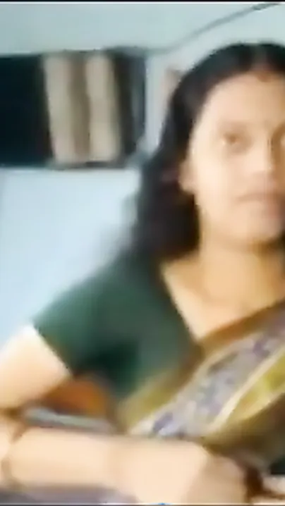 Desi bhabhi enjoys a quick home sex session with her horny spouse