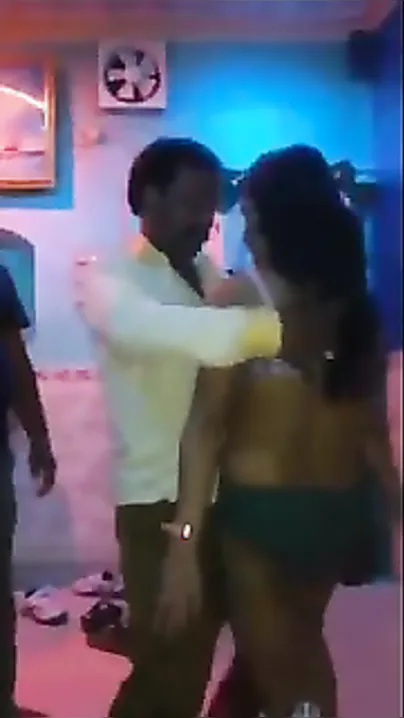 Desi mms of an office slut having pleasure with her excited teammates