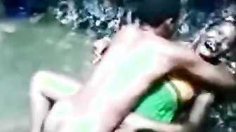 Desisex movie of a juvenile pair enjoying outdoor sex in a pond