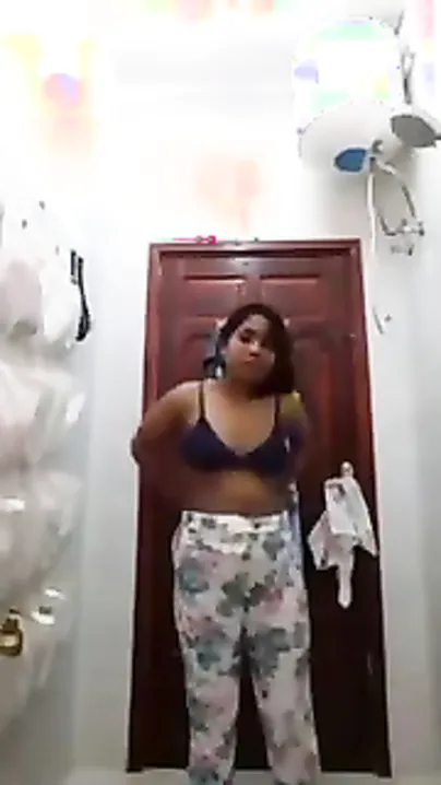 Nice-looking bhabhi makes a hot video for lover during the time that taking a baths