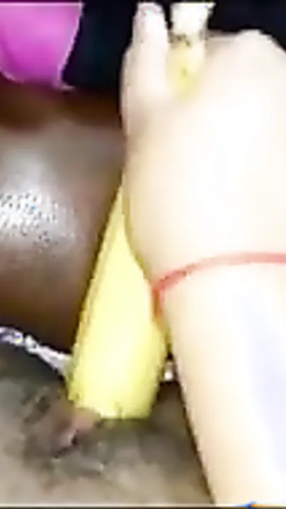 Amateur floozy satisfies her constricted vagina with a large banana