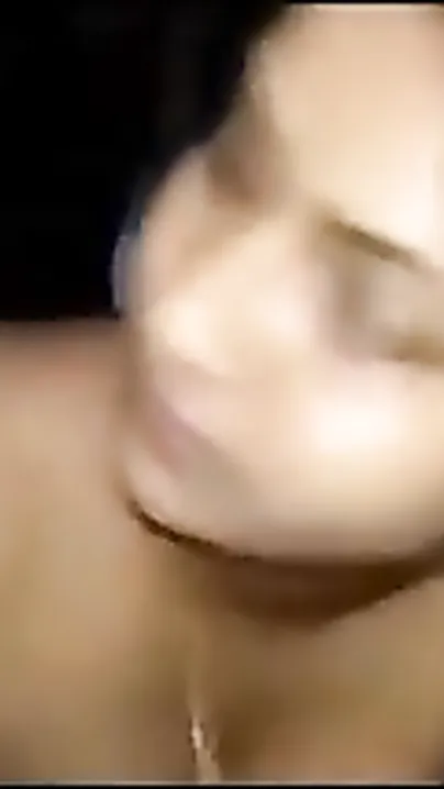 Mature bhabhi satisfies her spouse in a admirabl home sex session
