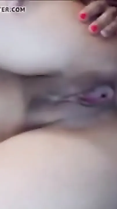College floozy enjoys anal sex with her horny bf on livecam