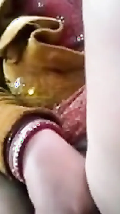 Chunky bhabhi gets her unshaved fur pie screwed by husband in car