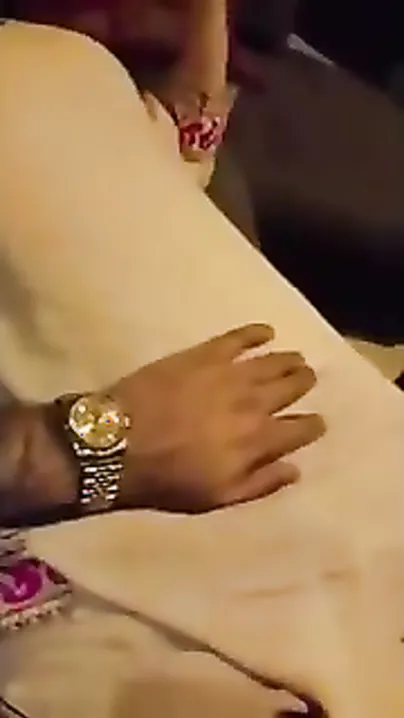 Drunk desi babe turn lewd with her office colleagues in a hotel