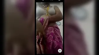 Tamil Aunty Stripping Naked Live For Her Secret Online Lover