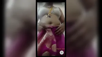 Tamil Aunty Stripping Naked Live For Her Secret Online Lover
