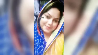 Village Aunty Revealing Her Huge Melons While Bathing Outside