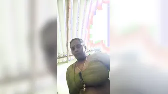 Lonely Indian Aunty Exposing Her Body For Her Secret Boyfriend