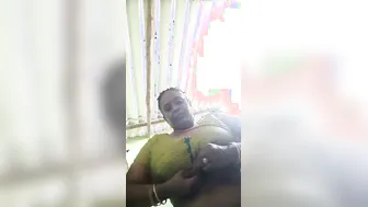 Lonely Indian Aunty Exposing Her Body For Her Secret Boyfriend
