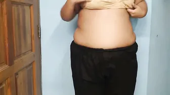 Curvy Bhabhi Stripping Naked During Live Sale From Her Home