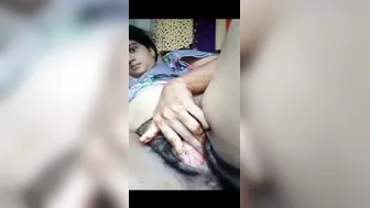 Tamil Bhabhi Fingering Her Wet Pussy Alone In The Bedroom