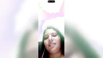 Horny Aunty Showing Her Pissing Pussy During Naughty Video Chat