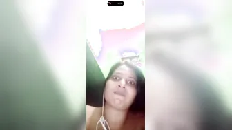 Horny Aunty Showing Her Pissing Pussy During Naughty Video Chat