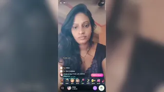Tamil Big Ass Aunty Shaking Her Curves Live On Webcam Show