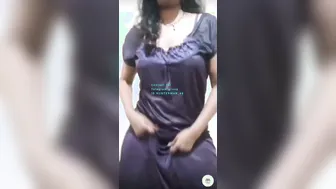 Tamil Big Ass Aunty Shaking Her Curves Live On Webcam Show