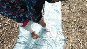 Divorced Aunty Getting Fucked Outdoors Behind Village Bushes