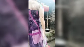 Thick Indian Milf Bathing Naked Caught On Hidden Mobile Cam