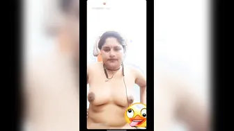 Horny Karnataka Aunty Masturbating Wild During Naughty Video Call