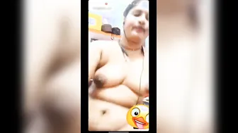 Horny Karnataka Aunty Masturbating Wild During Naughty Video Call