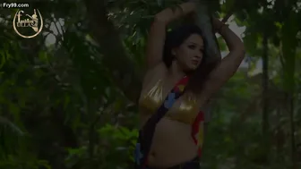 Married Woman Showing Off Her Curves In Traditional Wear Teasing