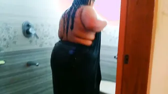 Curvy Married Aunty Sneaking With Neighbor While Hubby Is Away