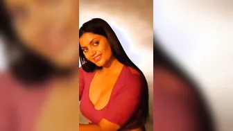 Unknown Aunty Lifting Her Big Boobs And Showing Them Off For Me