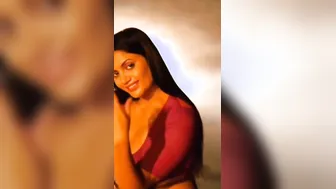 Unknown Aunty Lifting Her Big Boobs And Showing Them Off For Me