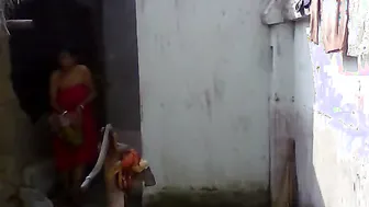 Mature Aunty Bathing Naked Outdoors Getting Watched By Neighbor