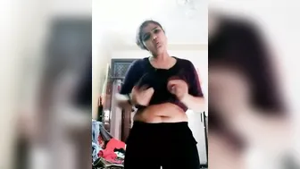 Chubby Desi Aunty Showing Deep Navel In Tight Outfit Teasing