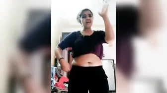 Chubby Desi Aunty Showing Deep Navel In Tight Outfit Teasing