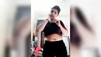 Chubby Desi Aunty Showing Deep Navel In Tight Outfit Teasing