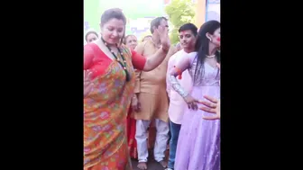 Curvy Desi Milf Showing Everything Under Her Saree Collection