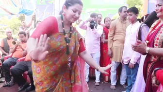 Curvy Desi Milf Showing Everything Under Her Saree Collection