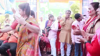 Curvy Desi Milf Showing Everything Under Her Saree Collection