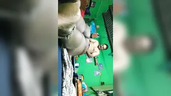 Thick Booty Married Woman Taking It From Behind On The Bed