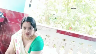 Kerala Aunty Showing Her Huge Boobs And Belly In Saree For Me