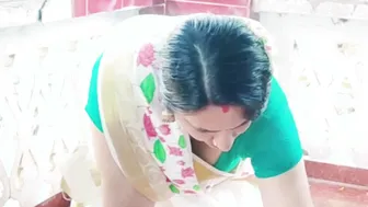 Kerala Aunty Showing Her Huge Boobs And Belly In Saree For Me