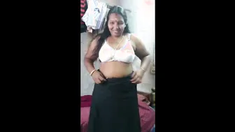 Chubby Saree Aunty Stripping Naked In Front Of Her Young Lover