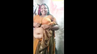 Chubby Saree Aunty Stripping Naked In Front Of Her Young Lover