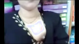 Tailor Seducing And Fucking His Client Aunty In The Back Room