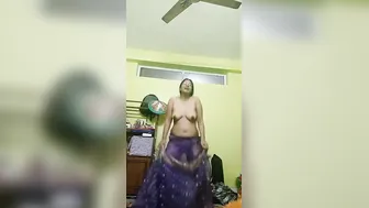 Naughty Aunty Dancing Completely Naked For Her Secret Lover