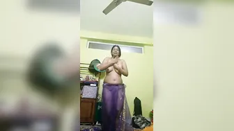 Naughty Aunty Dancing Completely Naked For Her Secret Lover