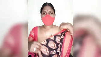 South Indian Milf Flaunting Her Natural Breasts On Camera