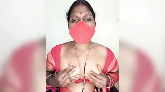 South Indian Milf Flaunting Her Natural Breasts On Camera